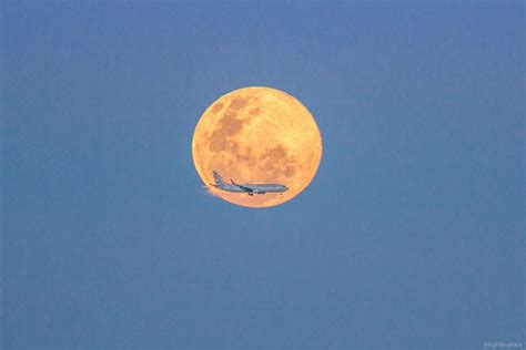 How I Shot A Plane Flying Through The Supermoon Petapixel