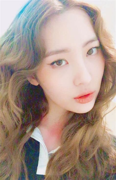 Check Out The Cute Selfies From Wonder Girls Sunmi Wonderful Generation