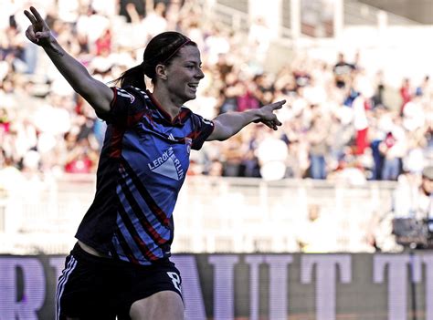 Football Lotta Schelin La Première Queen De L’ol