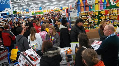 What Stores Are Having Black Friday Sales 2012 - Survive Store Crowds at Clearance Sales and Doorbusters | Penny Pincher