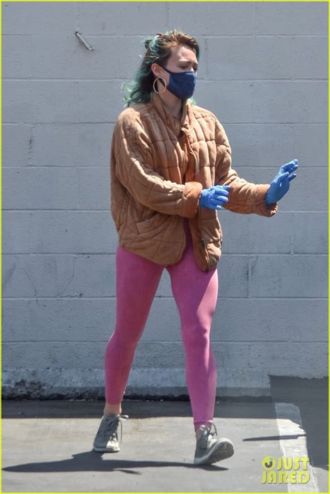The lizzie mcguire star first revealed the news with a subtle but sweet post that showed her daughter banks in the bath, before later confirming the news with a family portrait. Full Sized Photo of hilary duff blue hair grocery store 23 | Photo 4457052 | Just Jared