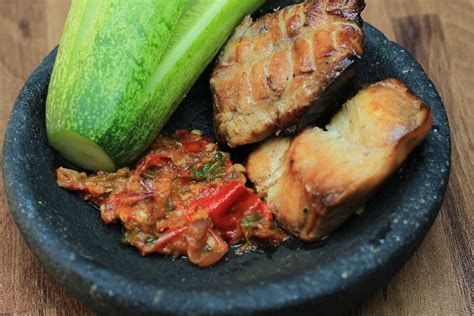 Resep pecak ikan mujair khas betawi cara membuat pecak ikan mujair pedes gurih dan segar. Resep Sambal Pecak, Cocok untuk Lauk Ikan dan Ayam