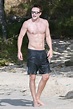 Robert Pattinson Working Out on the Beach Shirtless | POPSUGAR Celebrity