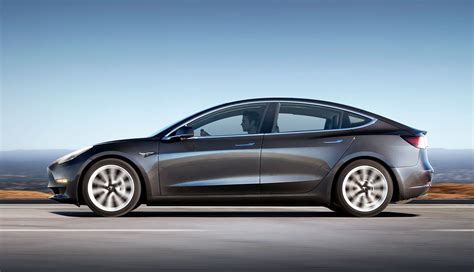 The model 3 was a pretty revolutionary car when it first came out. Tesla Model 3 laut US-Behörde effizientestes Elektroauto ...