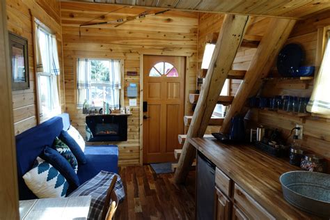 3 bedroom holiday cabin in padstow. Tiny Log Cabin On Wheels is Available for Rent In Portland ...