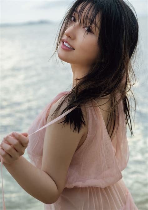 Photobook Karen Yuzuriha 楪カレン Unveil Goddess