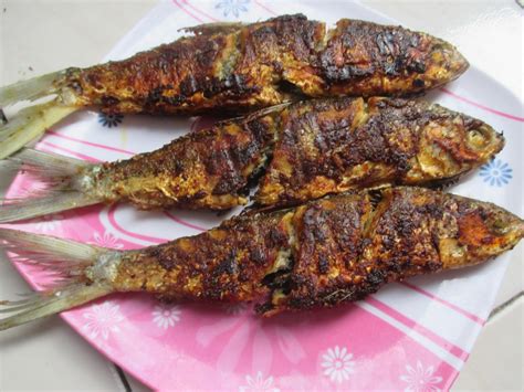 Resep bumbu ikan bakar kecap. Ikan Bandeng Bakar Bumbu Kuning Ala Warung Padang ~ Dapur ...