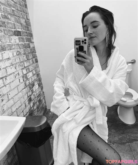 Kaitlyn Dever Nude Onlyfans Leaked Photo Topfapgirls