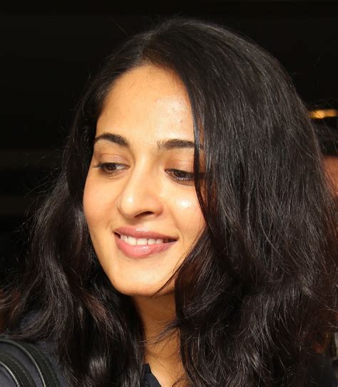 actress anushka shetty gorgeous close up stills