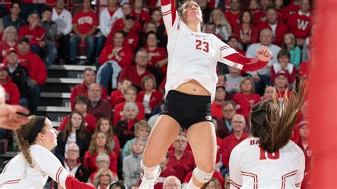 college volleyball rankings wisconsin jumps to no 4 in s power 10
