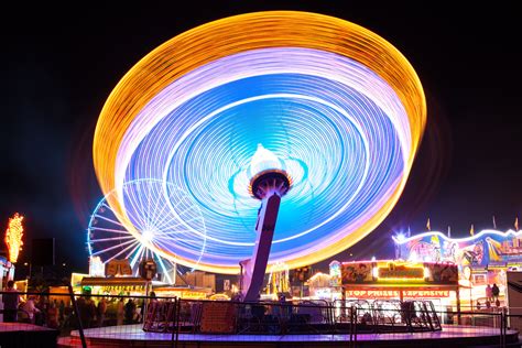 무료 이미지 빛 밤 관람차 놀이 공원 색깔 타기 화려한 여가 박람회장 쾌활한 극장 회전 관광 명소