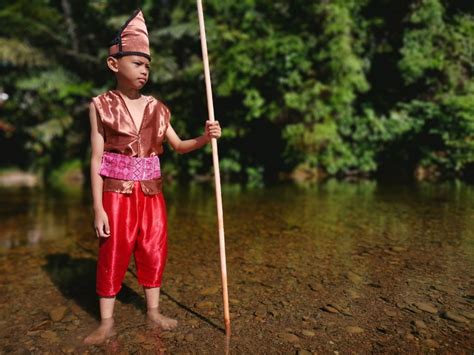 Pembuatannya yang rumit membuatkan harganya sedikit mahal. PERTANDINGAN PAKAIAN BUSANA TRADISIONAL MALAYSIA (ONLINE ...
