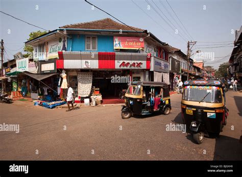 India Kerala Calicut Kozhikode Sm Street Two Autorickshaws At