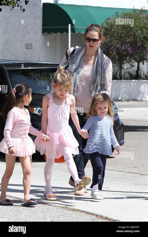 Jennifer Garner And Her Two Daughters Violet Affleck And Seraphina Affleck Are Seen Heading To