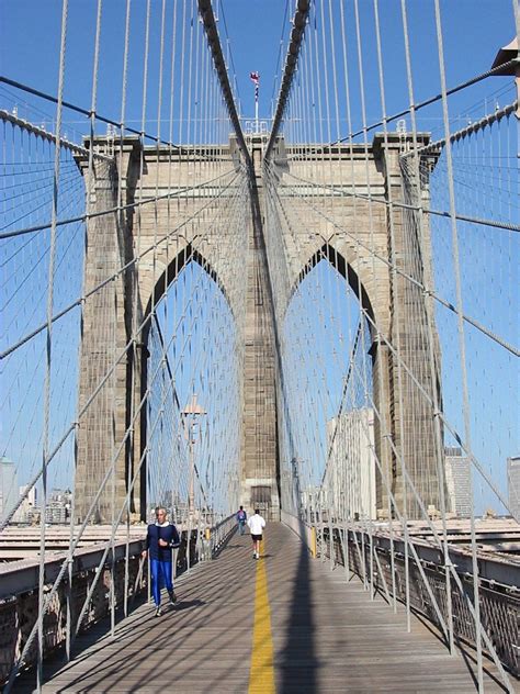 Sunny Incidental People Brooklyn Bridge Manhattan Architecture