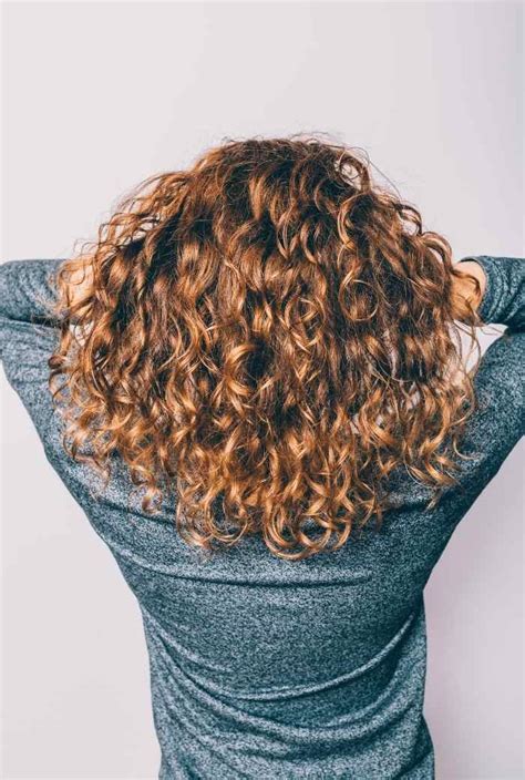 DIY Curl Defining Cream Recipe Moisturize And Define Curls Naturally Everything Pretty
