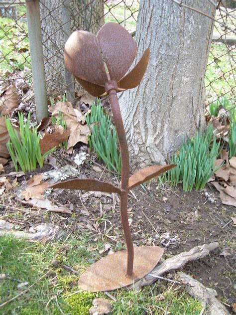 Rustic Metal Yard Flower Lawn Art Sculpture Wv Crafted