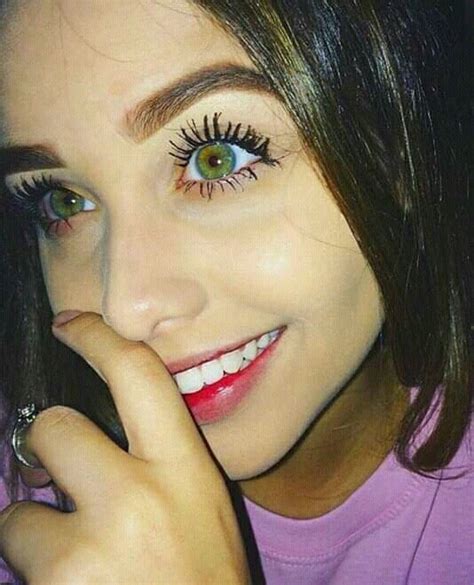 Pin De Veronica Palma Em Garotas Tumblr Meninas De Olhos Azuis Meninas Dos Olhos Verdes