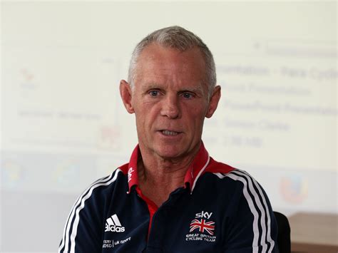 shane sutton british cycling technical director suspended after allegedly calling paralympic
