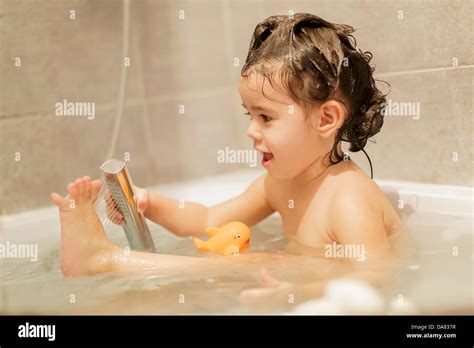 Little Girl Shower Hi Res Stock Photography And Images Alamy