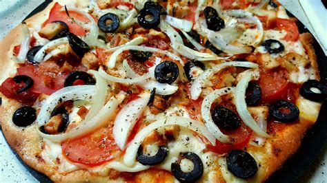 Onion And Black Olive Pizza Olive Pizza Food Vegetable Pizza