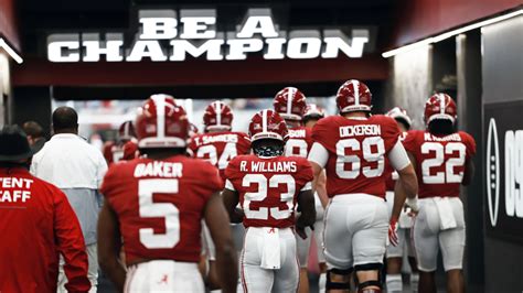 Free college football picks with analysis from expert sports handicappers each week of the ncaa football season. Saturday College Football Betting Odds & Picks: Collin ...