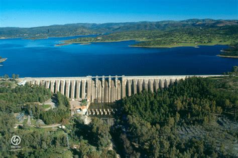 Multitud de senderos en el entorno. Embalse de Aracena | Entre los términos municipales de ...