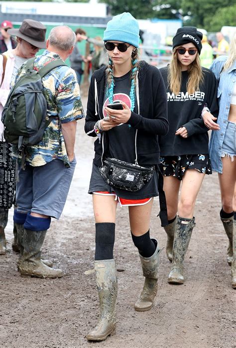 21 Celebrities Looking Suspiciously Good In The Mud At Glastonbury