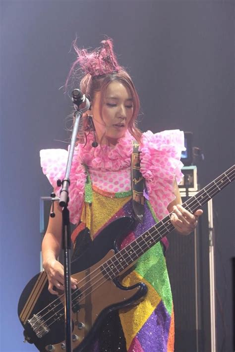 Tomomi Ogawa Of Scandal Scandal Japanese Band Scandal Guitar Girl