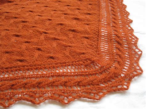 Although the cable pattern may seem rather complicated, the actual knitting is quite easy as all the cable crossings on each glove. Ravelry: Dragon Gate Inn pattern by Lanja Khon-Engheim