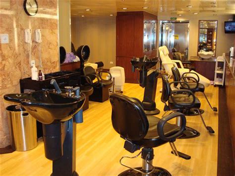 Stand de pole emploi au salon des services à la personne. Beauty Salon Delhi | Beauty Salon Services Delhi | Delhi ...