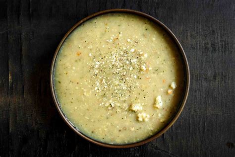 Onion soup mix, cream of mushroom soup and beef. Crock Pot Roast With Onion Soup Mix Recipe