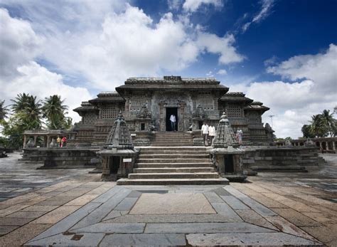 Most Famous Historical Monuments In Karnataka Hhi Blog