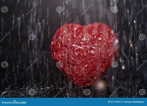 Corazón En Lluvia Imagen De Archivo Imagen De Placer 37114377