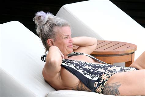 Kerry Katona Shows Her Milf Body On Holidays In The Maldives Photos