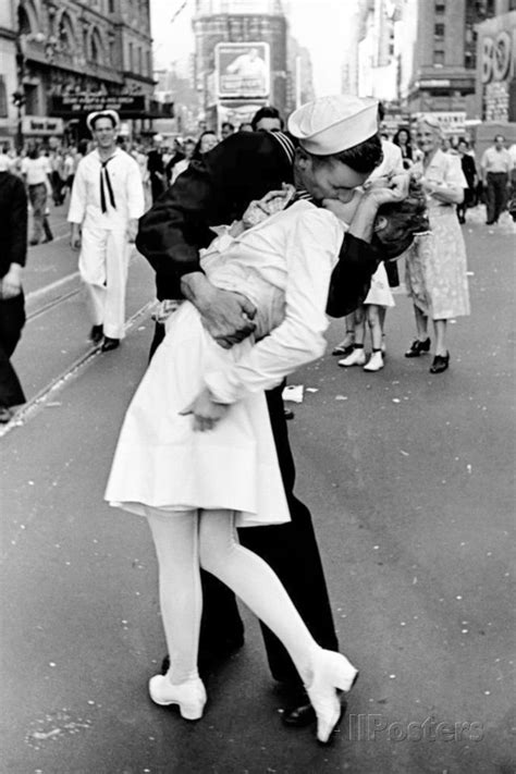 Kissing On Vj Day Prints Alfred Eisenstaedt Black And White Photographs