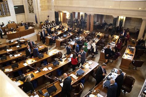 Even Nebraskas Nonpartisan Legislature Is Divided From Acrimonious