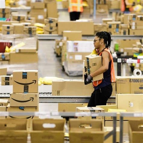 Amazon To Add More Than 30000 Permanent Jobs Hold Career Fair The