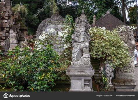 Estatua Del Guardián Templo Hindú Balinés Pura Tirta Empul Tampaksiring