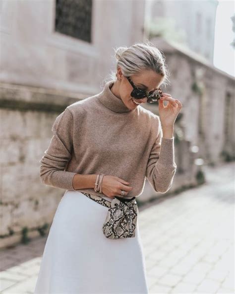 15 Chic Fall Outfits With Camel Turtlenecks Styleoholic