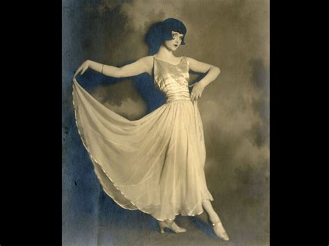 Louise Brooks Feminine Pose 1920s Jazz Style Année 20 Debut Ideas