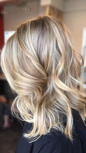 Sandy Blonde Highlights Blonde Hair With Highlights Hair And Makeup