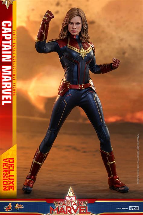 Hot Toys Captain Marvel Deluxe Movie Masterpiece Series Sixth Scale