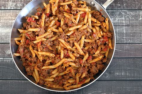 That last 1/4 lb always goes stir in marinara sauce, beef stock and pasta; Hamburger and Pasta Skillet Recipe