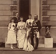 RCIN 2905693 - The Grand Duke of Hesse with his children