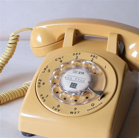 60s WORKING BUTTERCREAM TELEPHONE // Retro Phone // Vintag… | Flickr