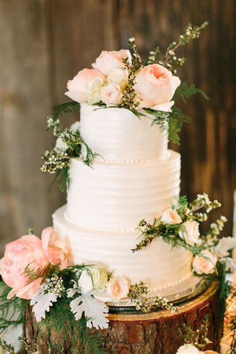 A wide variety of wedding cake flower options are available to you, such. Real or fake flowers on cake | Wedding cakes with flowers ...