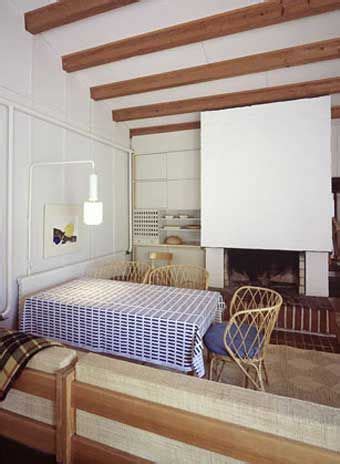 The interiors were elegantly furnished in every detail. Interior Motives: Muuratsalo House, Alvar Aalto | Living room loft, House interior, Interior