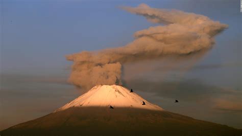Mexicos Popocatépetl Volcano Erupted 14 Times In One Night Cnn