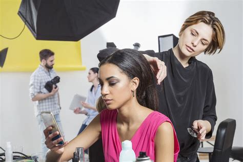 How To Become A Celebrity Stylist